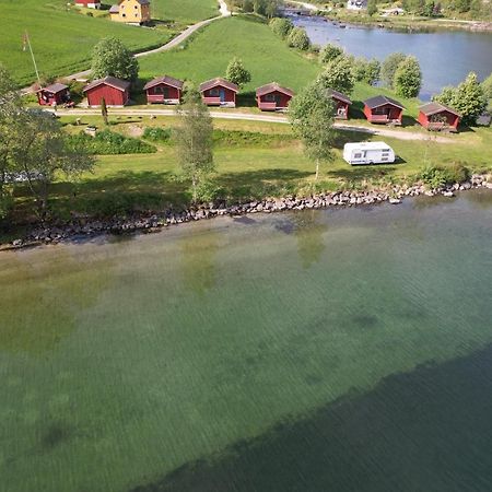 Loken Camping - Trivelig Og Idyllisk Ved Vannet Hotel Olden Ngoại thất bức ảnh