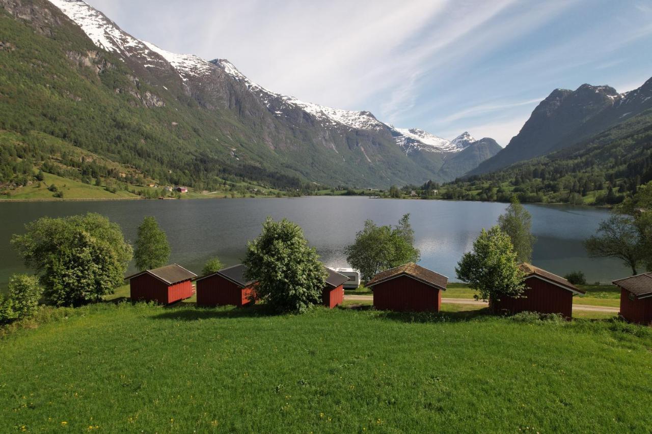Loken Camping - Trivelig Og Idyllisk Ved Vannet Hotel Olden Ngoại thất bức ảnh